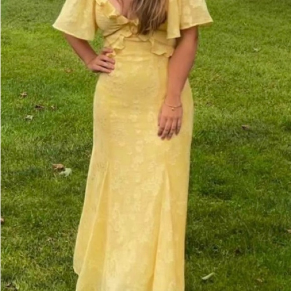 Beautiful Greylin Light Yellow Lace Dress (only worn once) Wedding